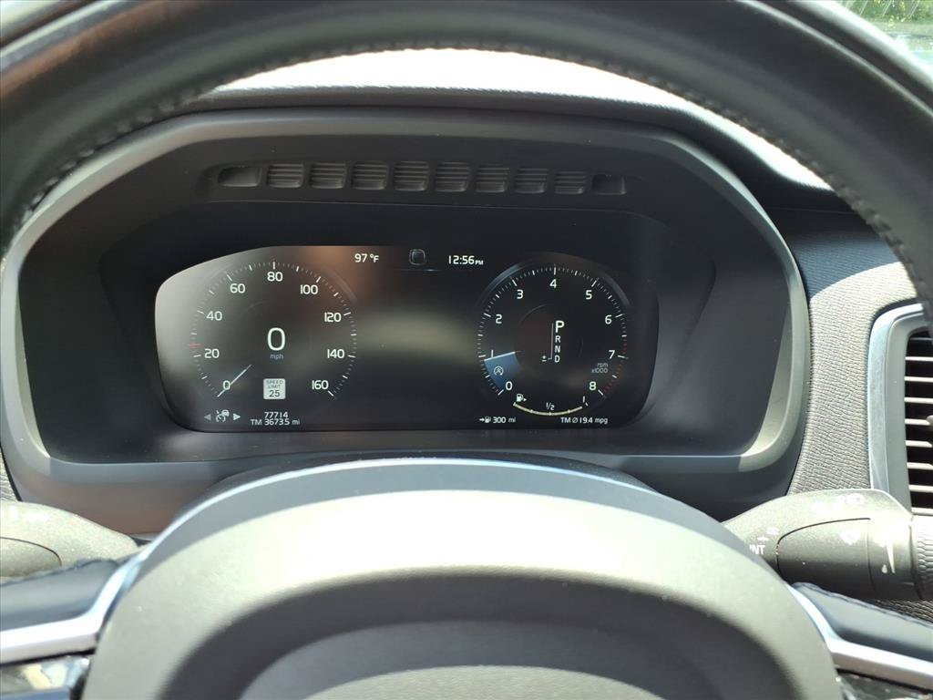 Used 2021 Bright Silver Metallic Volvo Momentum image 18