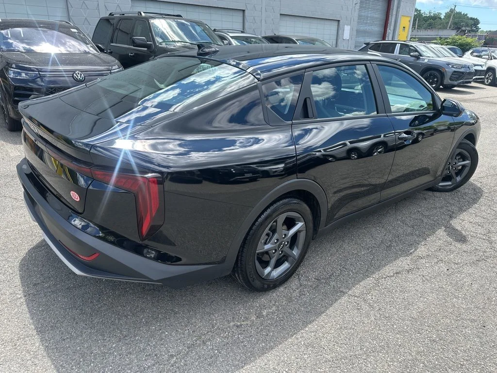 Used 2025 Black Kia LXS image 6