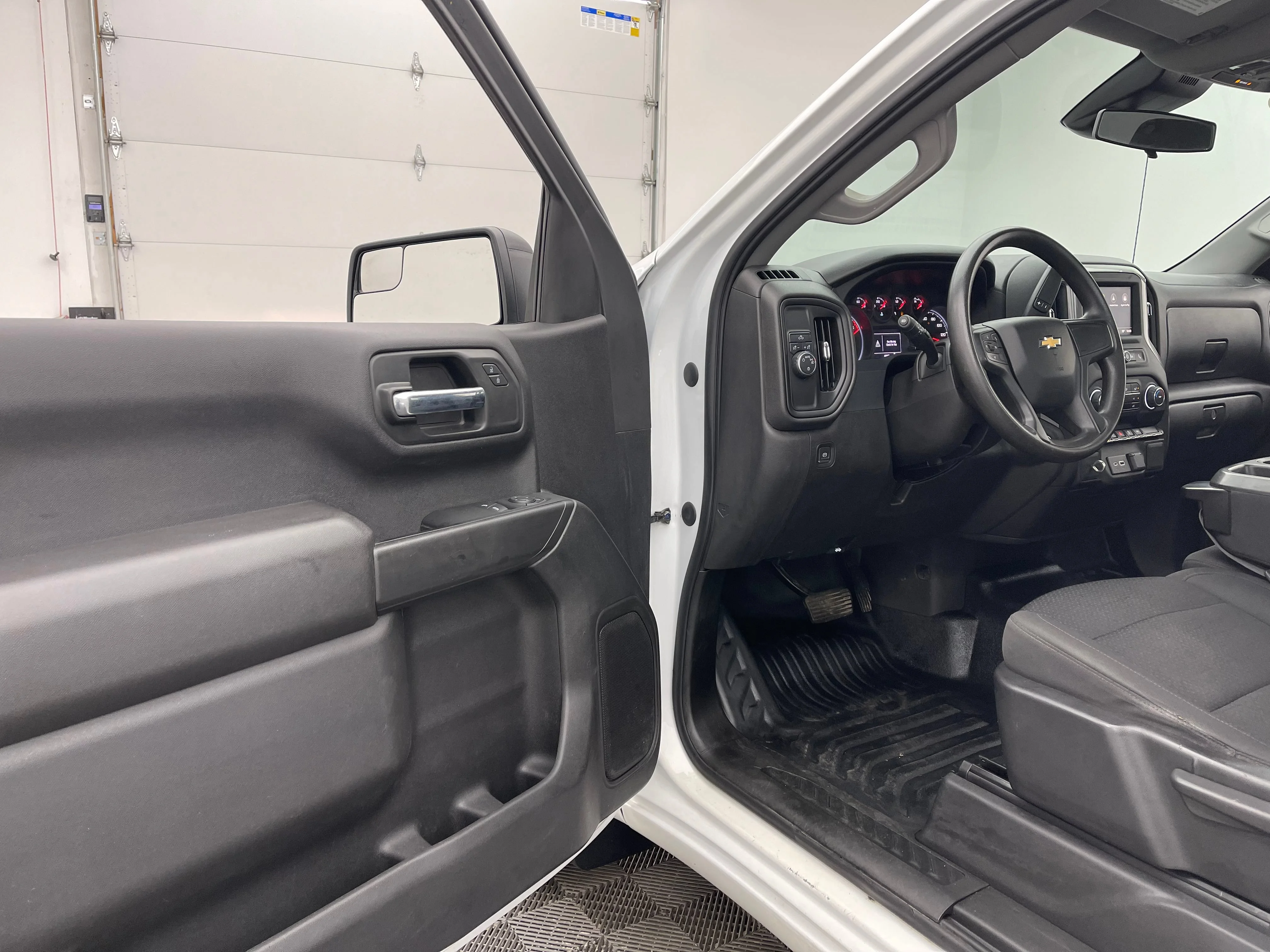 Used 2022 Summit White Chevrolet WT image 14