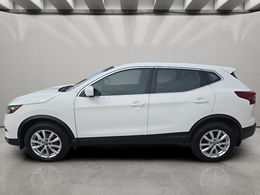 Used 2022 White Nissan SV image 2