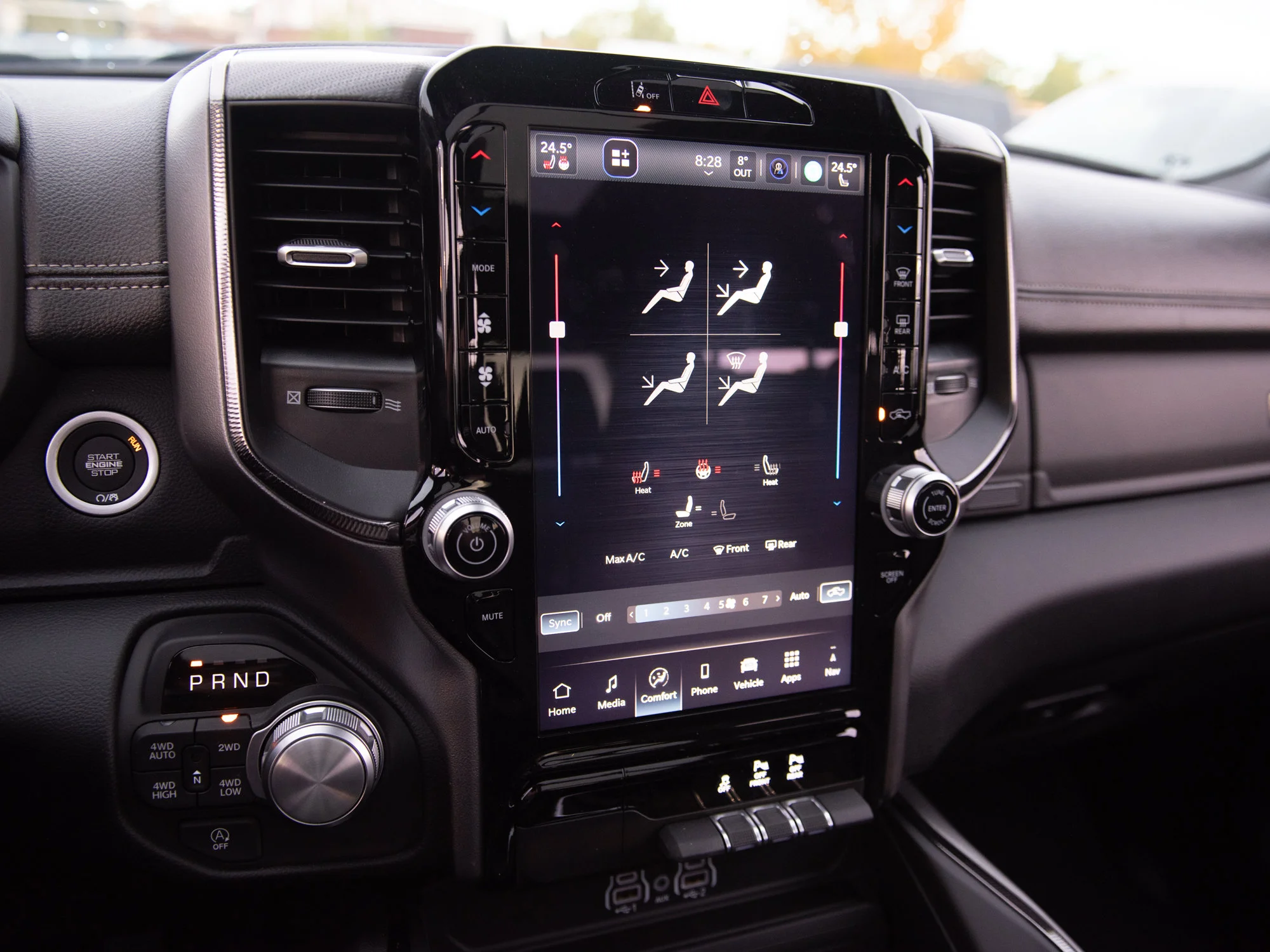 New 2026 White RAM Sport* Crew Cab 4x4, Panoramic Sunroof, Heated Seats/Wheel, Alpine Audio image 15