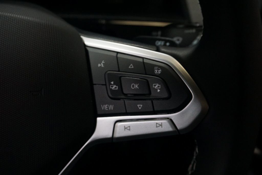 2025 Volkswagen Atlas Cross Sport SE w/Tech - Photo 26