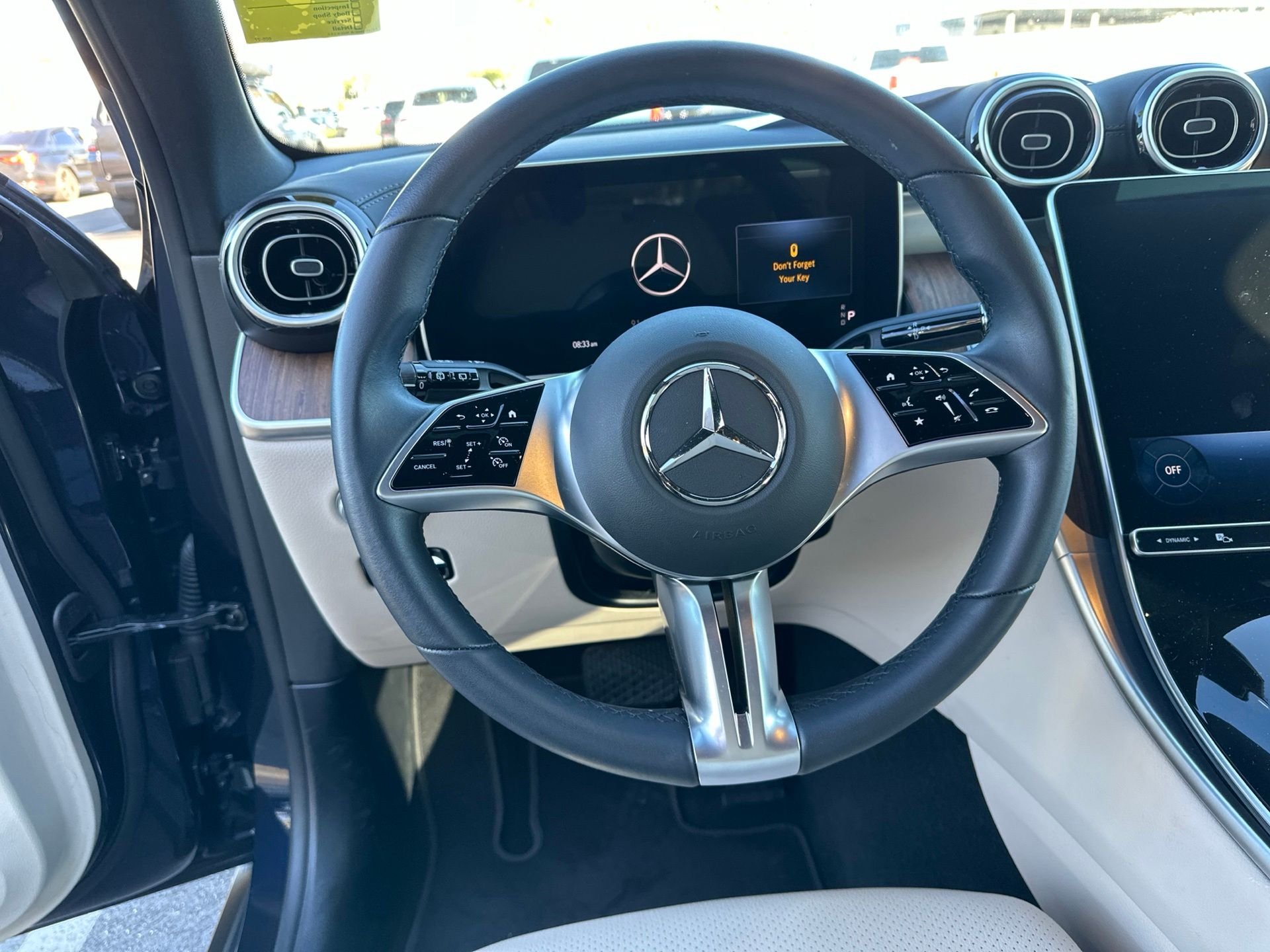 Used 2024  Mercedes-Benz GLC 300 image 5