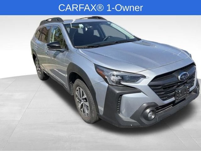 2025 Subaru Outback Premium's photo