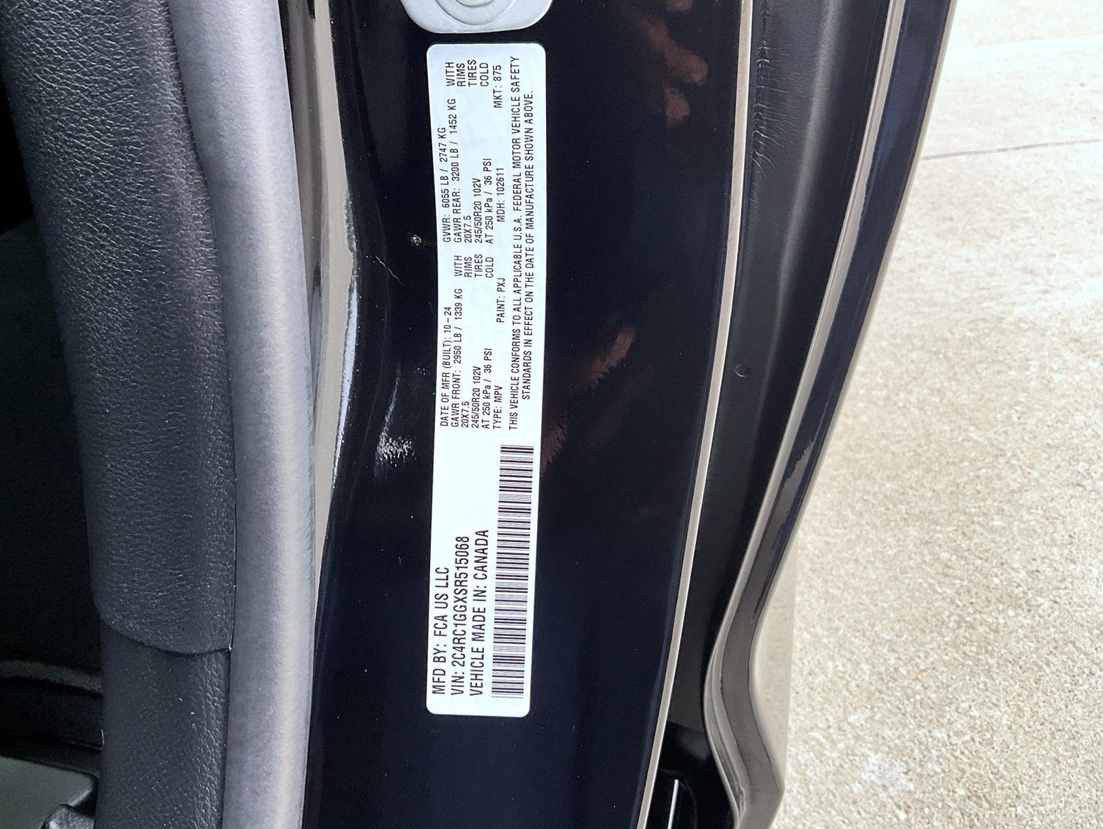 Used 2025 Black Chrysler Limited image 27