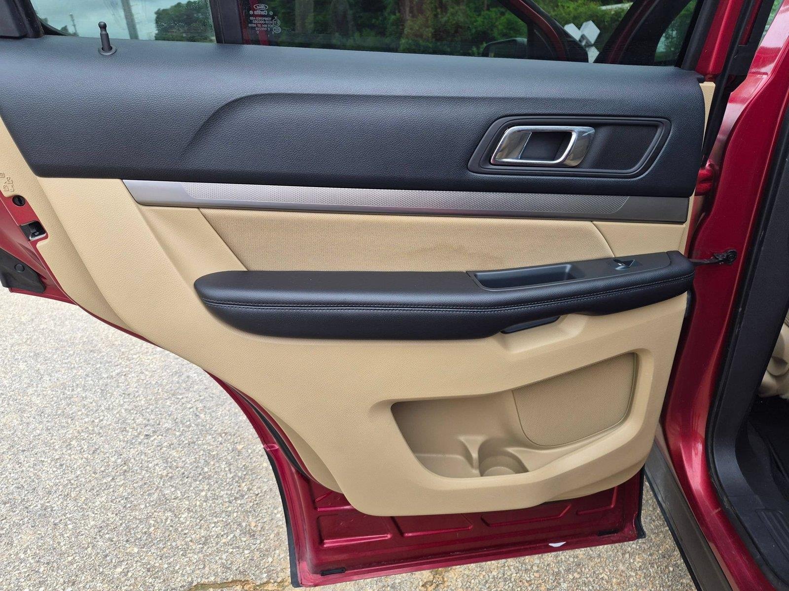 Used 2016 Ruby Red Metallic Tinted Clearcoat Ford Base image 23