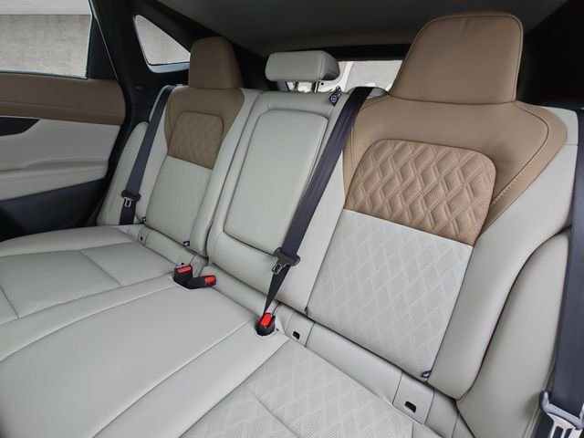 New 2026 Everest White Pearl TriCoat Nissan Platinum image 22