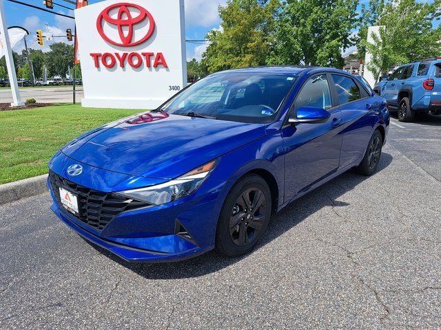 Used 2023 Blue Hyundai SEL image 2