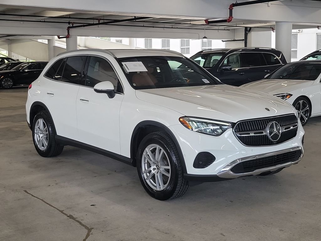 Certified Used 2023 White Mercedes-Benz GLC 300 image 1