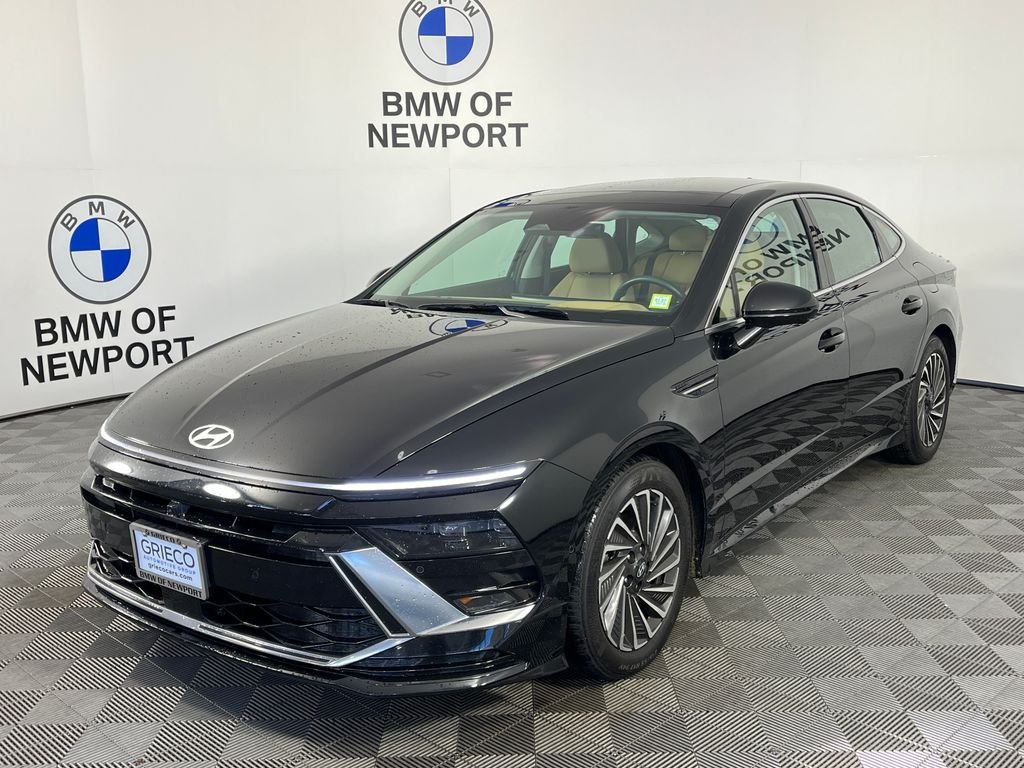 Used 2026 Black Hyundai Limited image 6