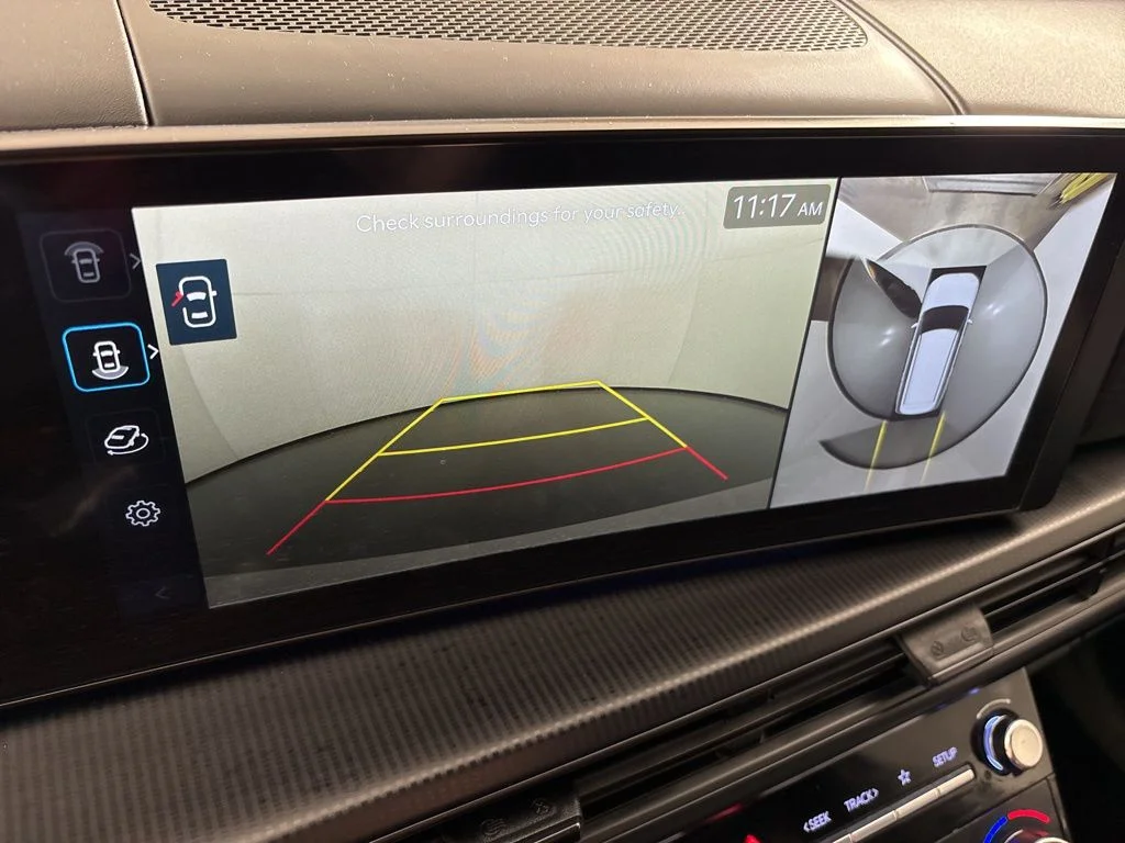 Used 2025 White Hyundai Calligraphy image 39