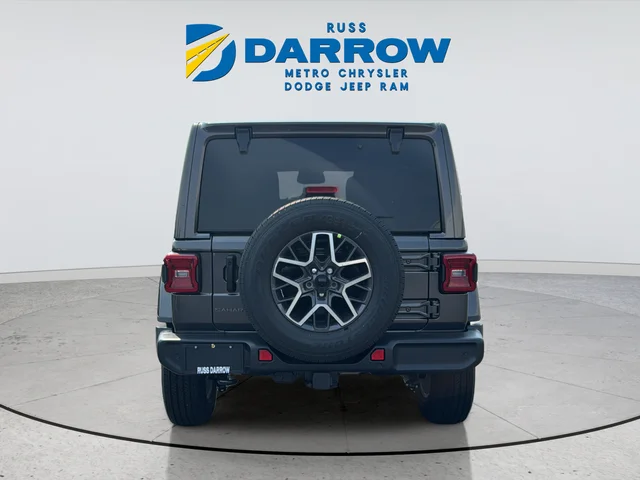 New 2026 Granite Crystal Metallic Clear-Coat Exterior Paint Jeep Sahara image 4