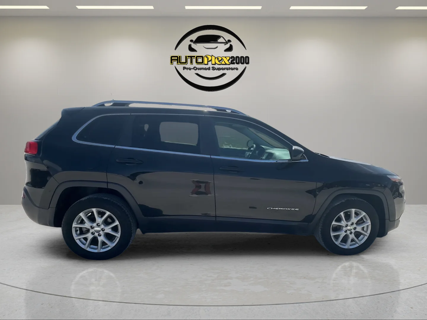 Used 2018 Black Jeep Latitude image 8