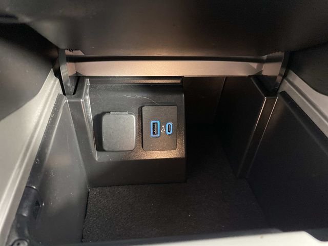Used 2023 Black Ford XLT image 24