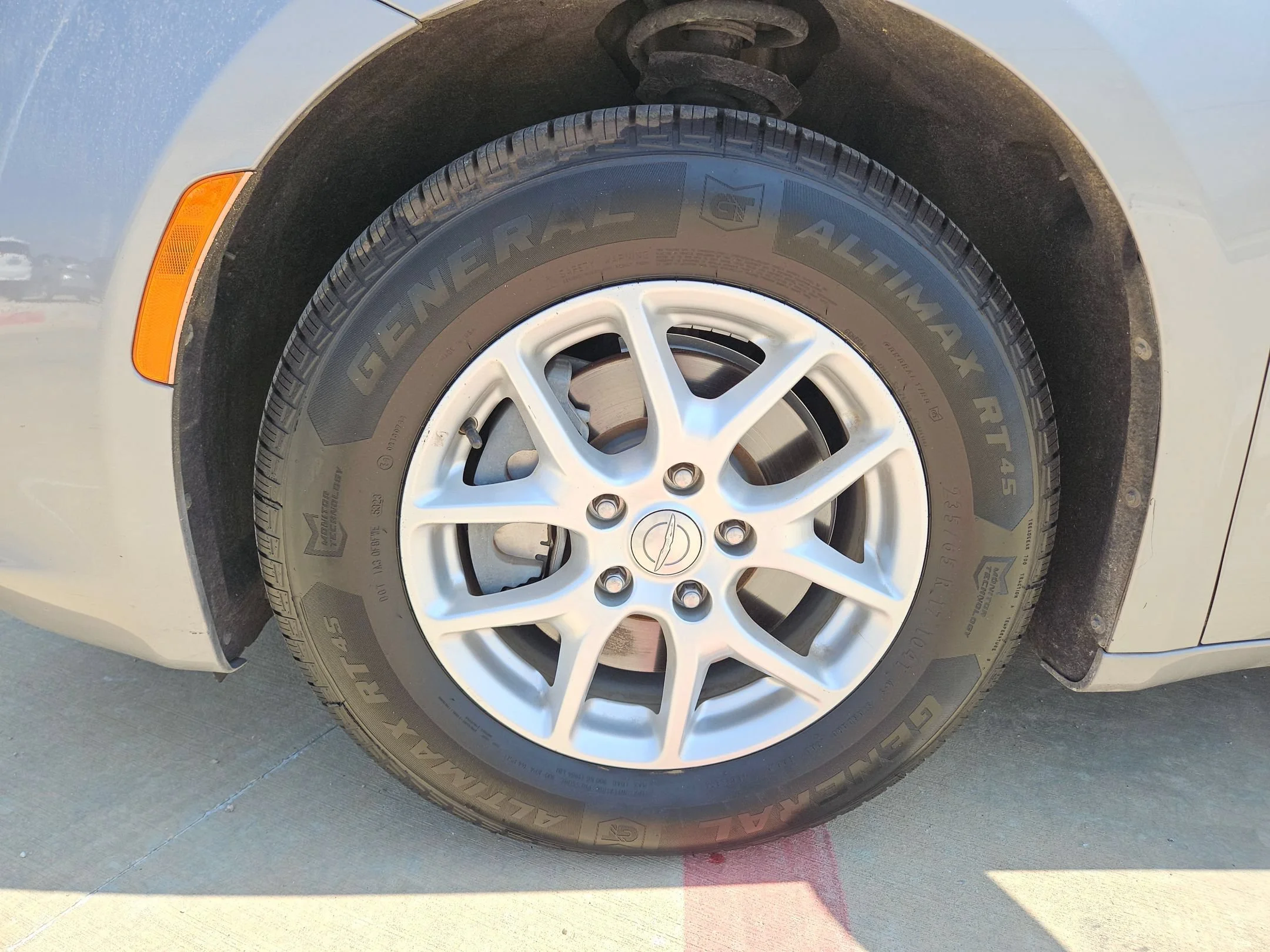 Used 2020 Silver Chrysler Touring L image 27