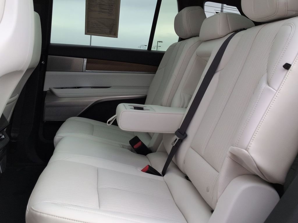 2026 Cadillac VISTIQ Sport - Photo 38