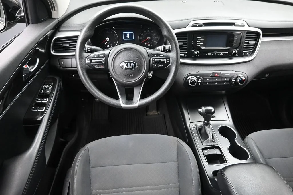 Used 2016 Silver Kia LX image 14