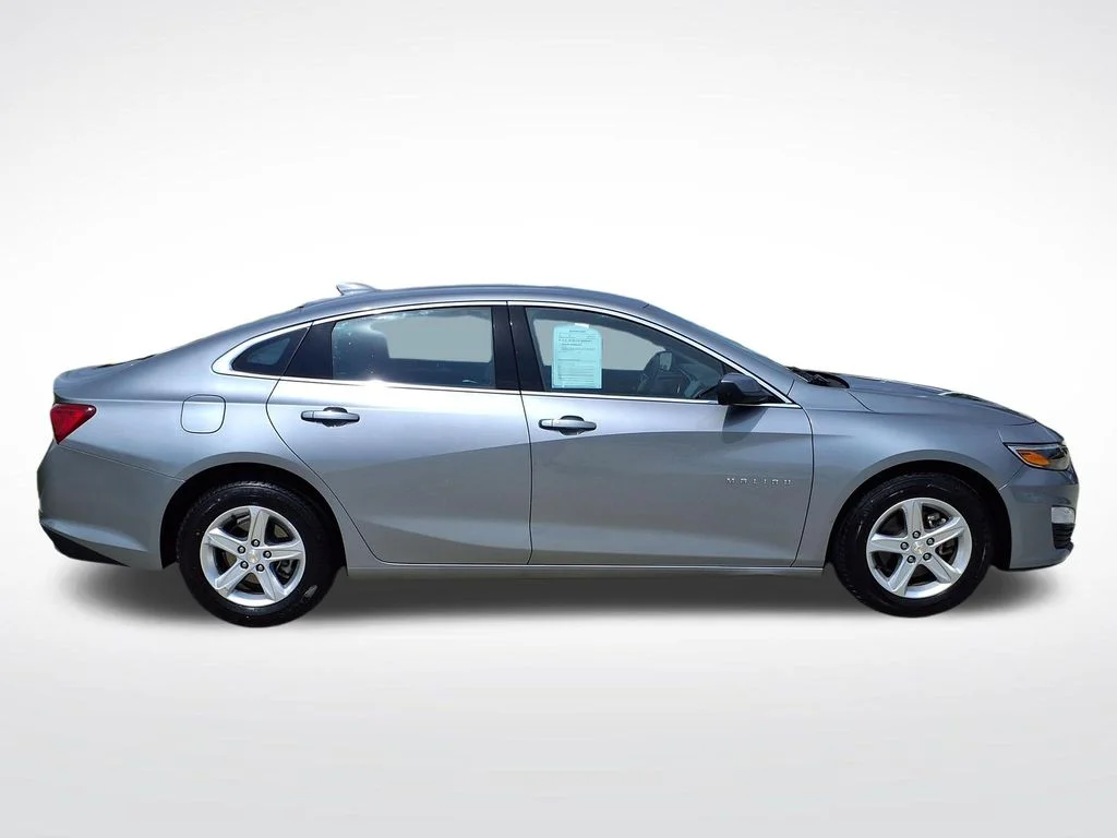 Used 2024 Gray Chevrolet LT image 10