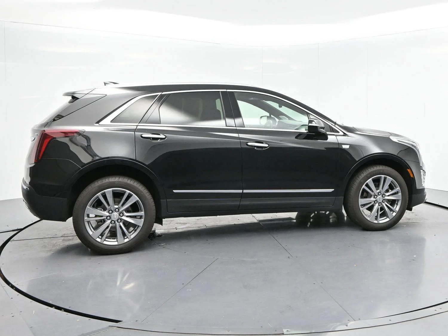 Used 2025 Stellar Black Metallic Cadillac Premium Luxury image 8