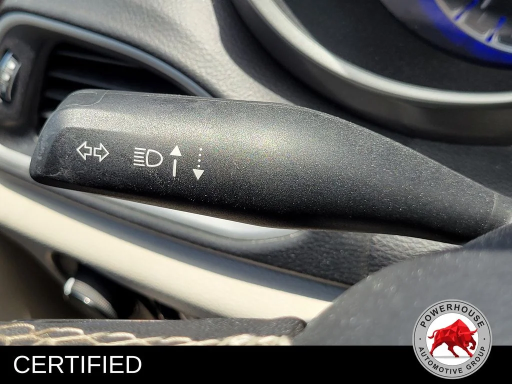 Used 2022 White Chrysler Touring L image 30