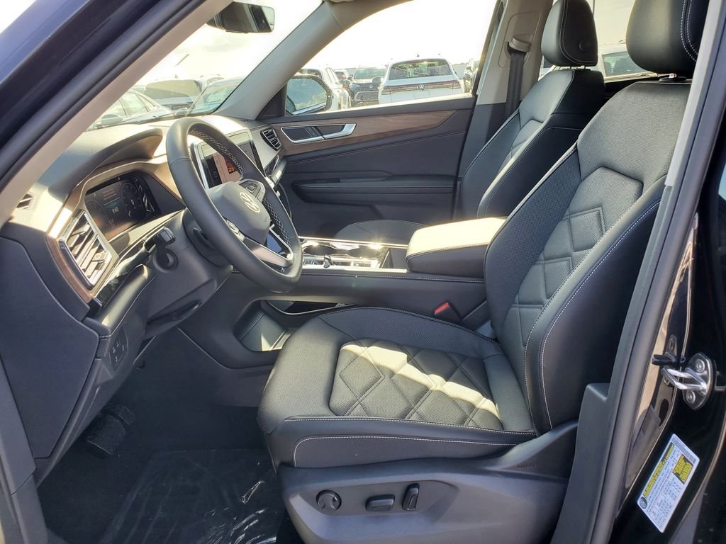 New 2026 Black Volkswagen 2.0T SE w/Technology image 7