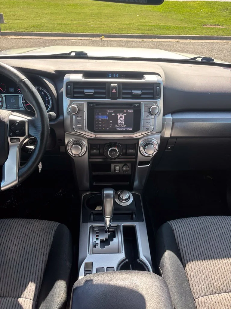 Used 2016 Silver Toyota SR5 image 27