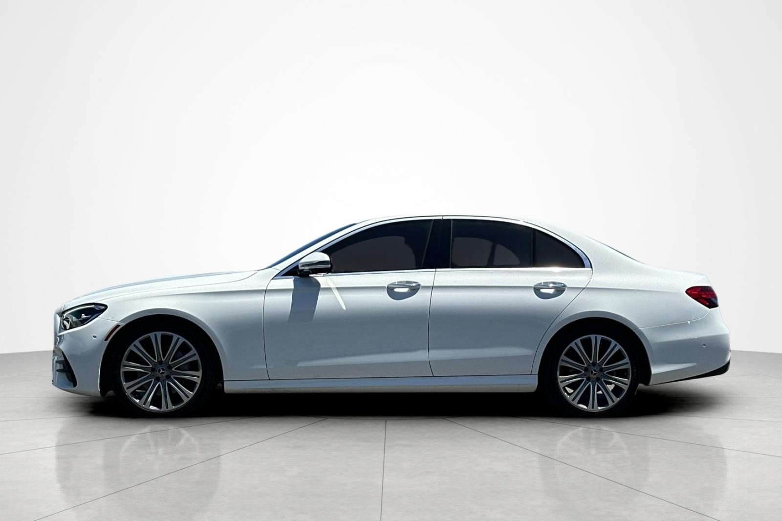 Used 2023 WHITE Mercedes-Benz E 350 image 2