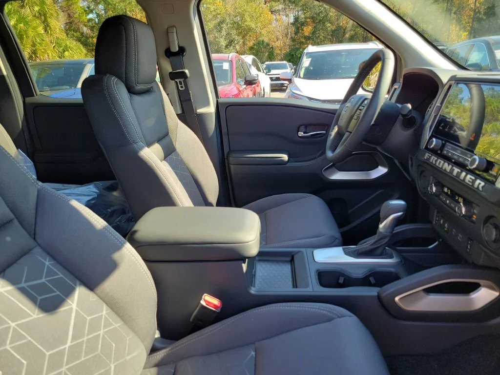 2026 Nissan Frontier SV - Photo 30