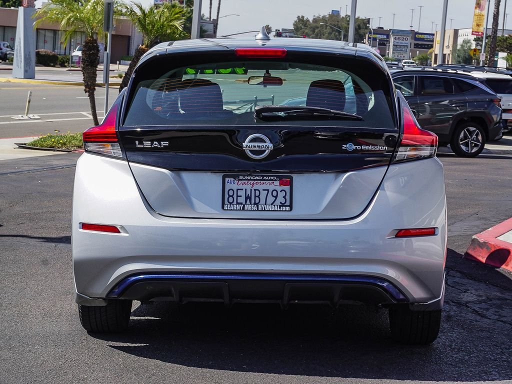 Used 2018 Silver Nissan S image 5