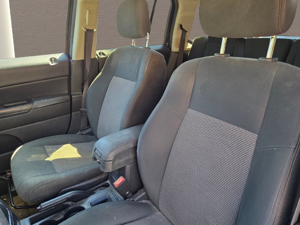 Used 2014 Blue Jeep Sport image 28