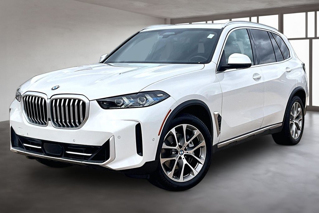 Used 2024 White BMW xDrive40i image 1