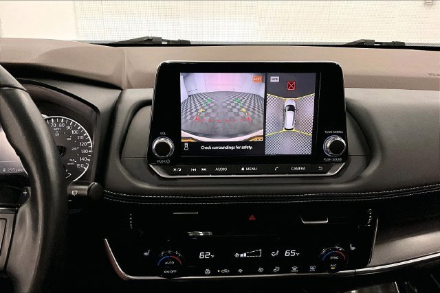 Used 2021 Glacier White Nissan SV image 30