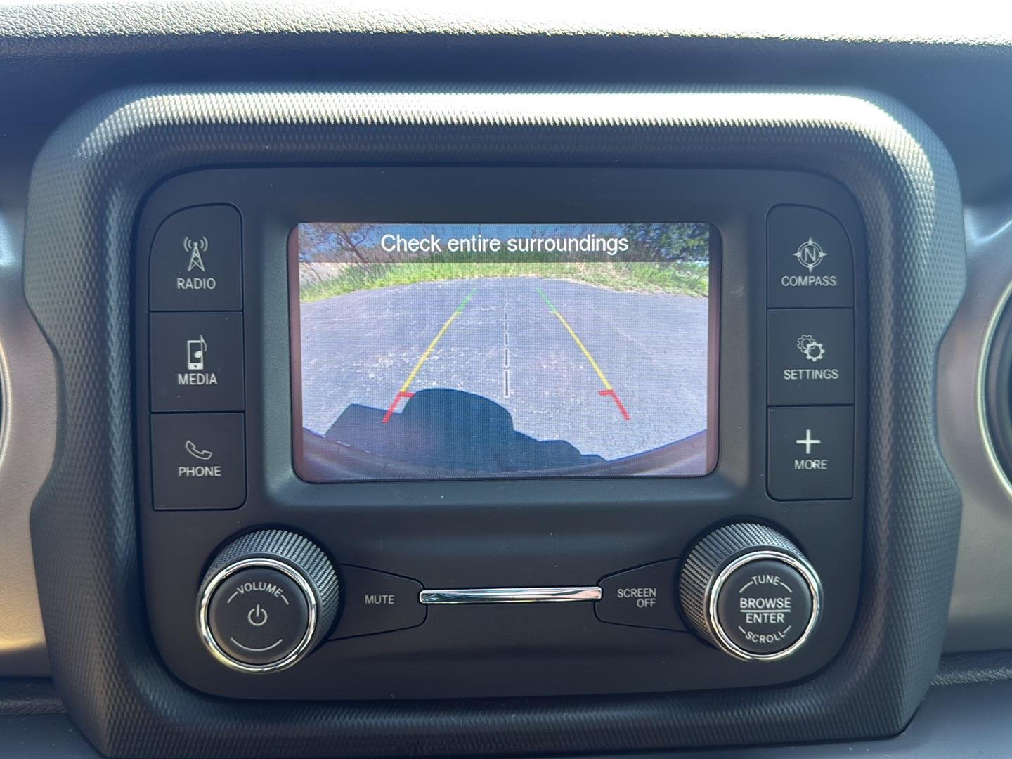 Used 2019 Billet Silver Metallic Clearcoat Jeep Sport image 9
