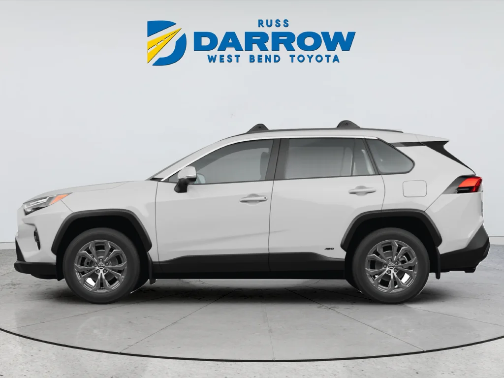 Used 2025 White Toyota XLE image 2