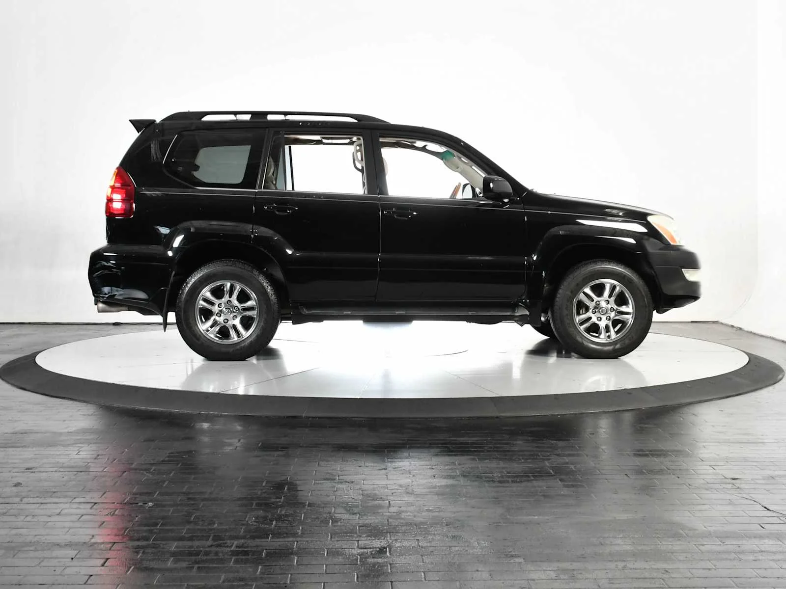 Used 2007 Black Onyx Lexus  image 8