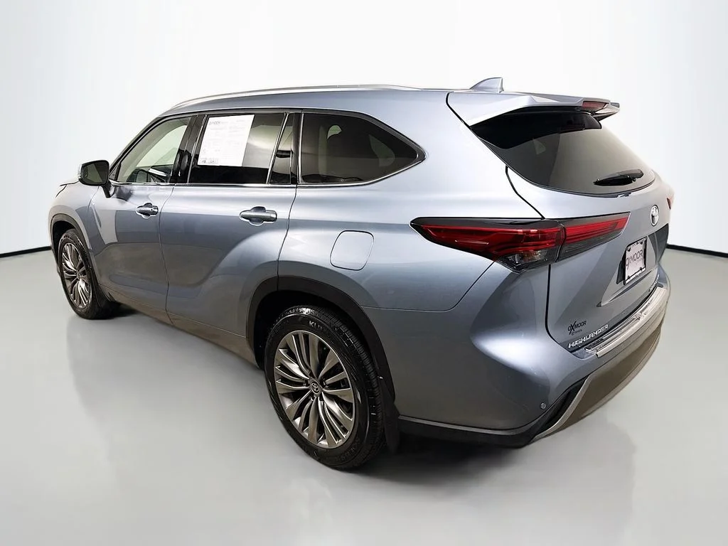 Used 2021 Moon Dust Toyota Platinum image 5