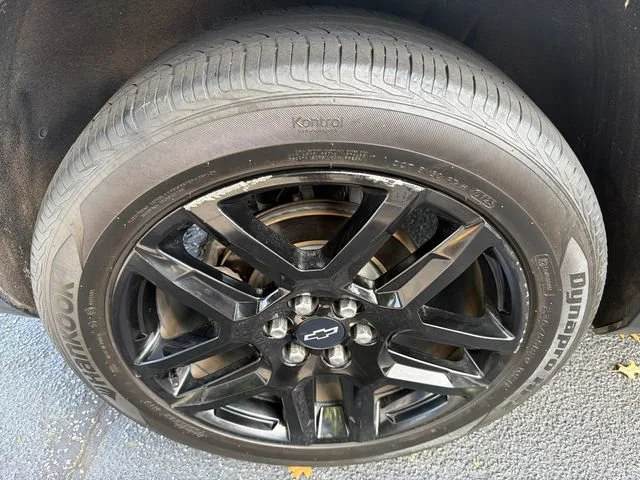 Used 2020 SILVER ICE METALLIC Chevrolet LT image 17