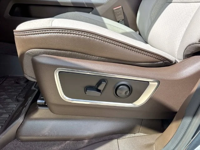 New 2027 Forged Blue Metallic Exterior Paint RAM Laramie image 43
