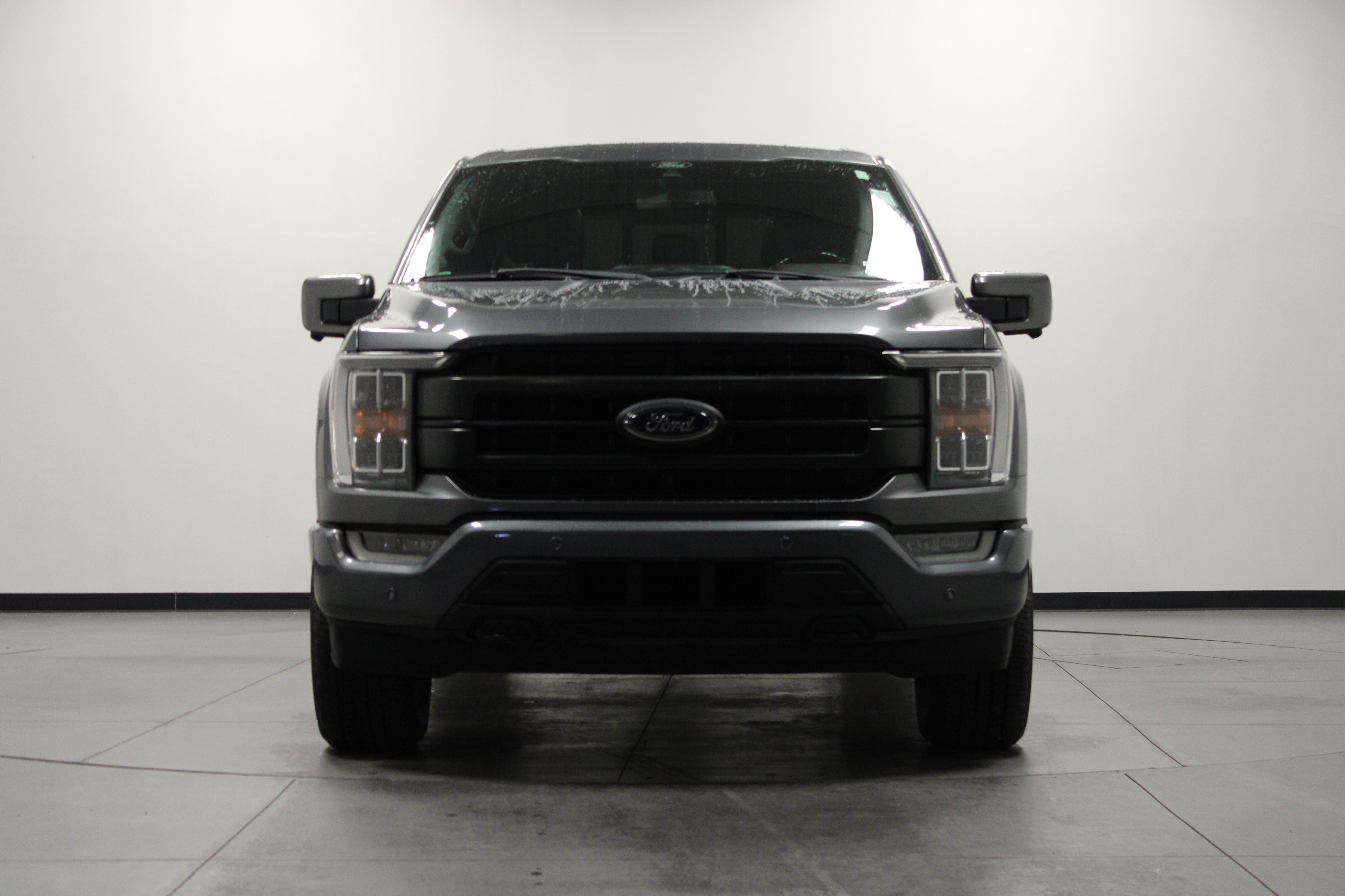 Used 2021 Carbonized Gray Metallic Ford LARIAT image 9