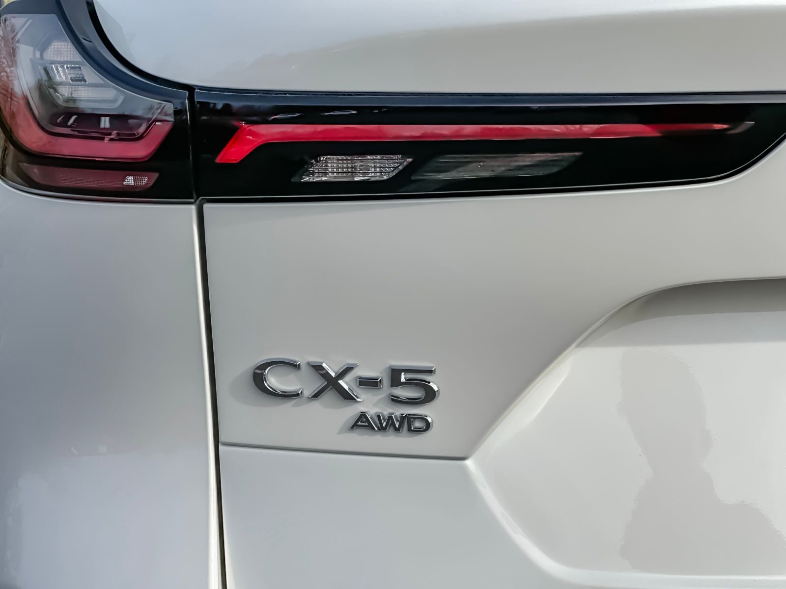 New 2026 Rhodium White Metallic Mazda 2.5 S Select AWD image 24