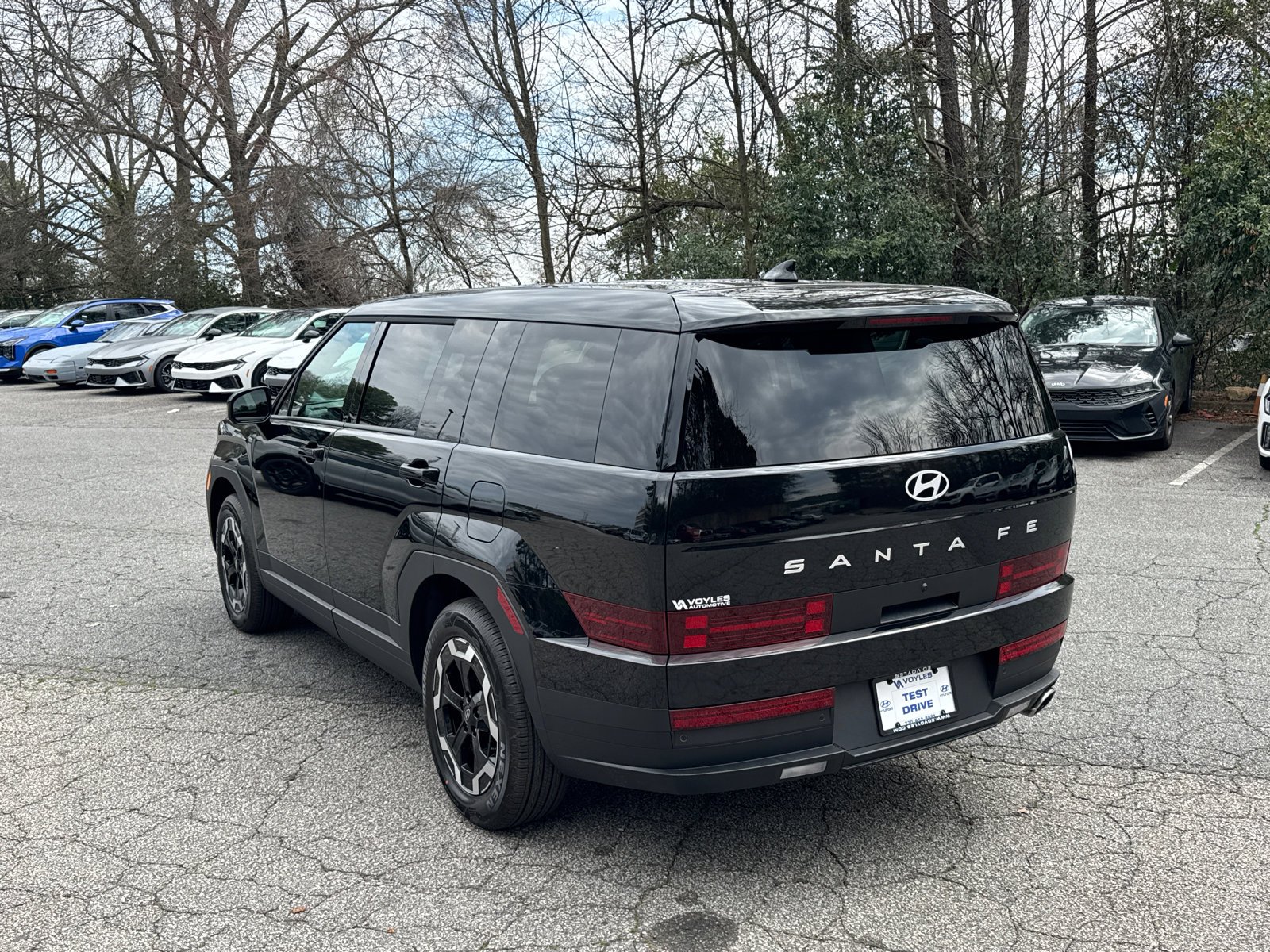 New 2026 Phantom Black Hyundai SE image 7