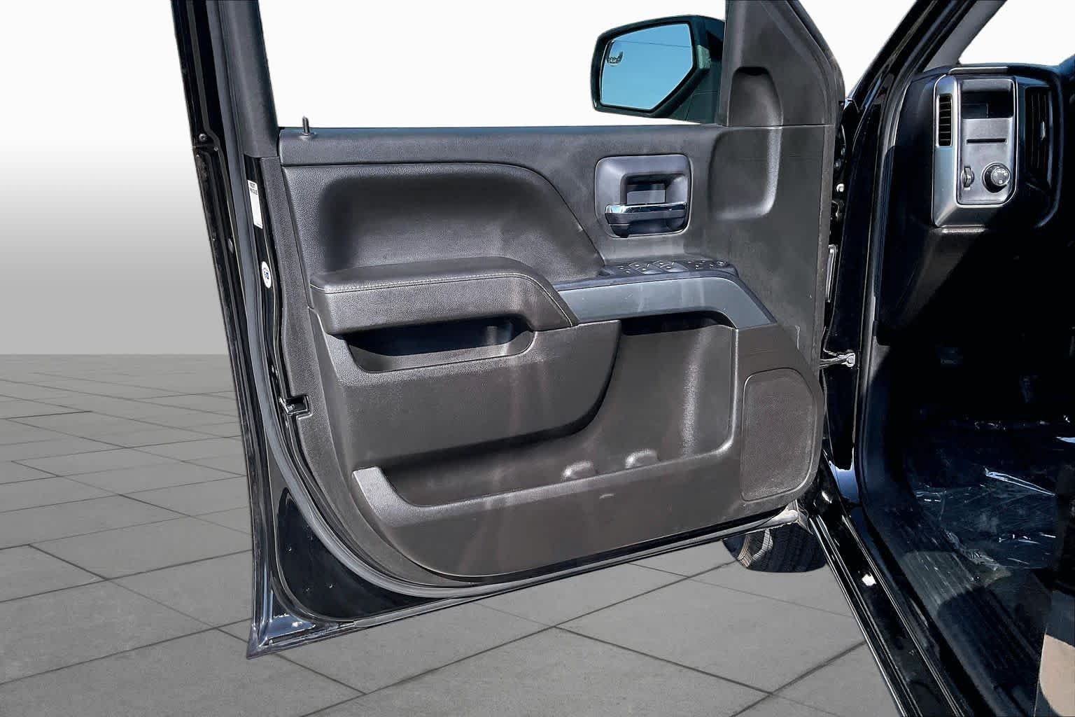 Used 2018 Black Chevrolet LT image 21