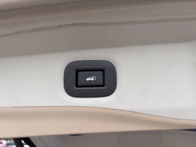 Used 2020 Blue Nissan SV image 20