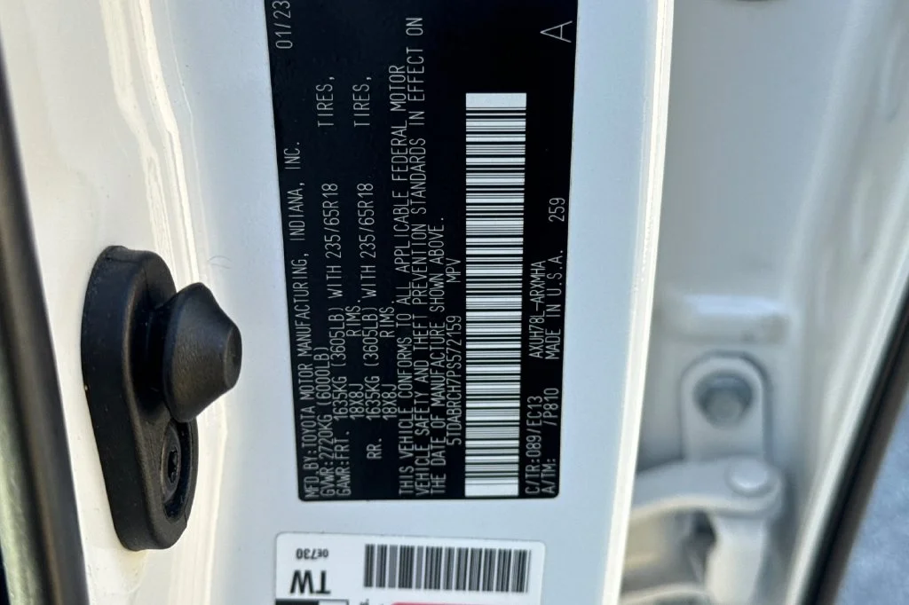 Used 2023 Wind Chill Pearl Toyota Bronze Edition image 35
