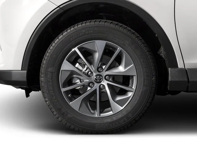 Used 2016 Classic Silver Metallic Toyota Limited image 13