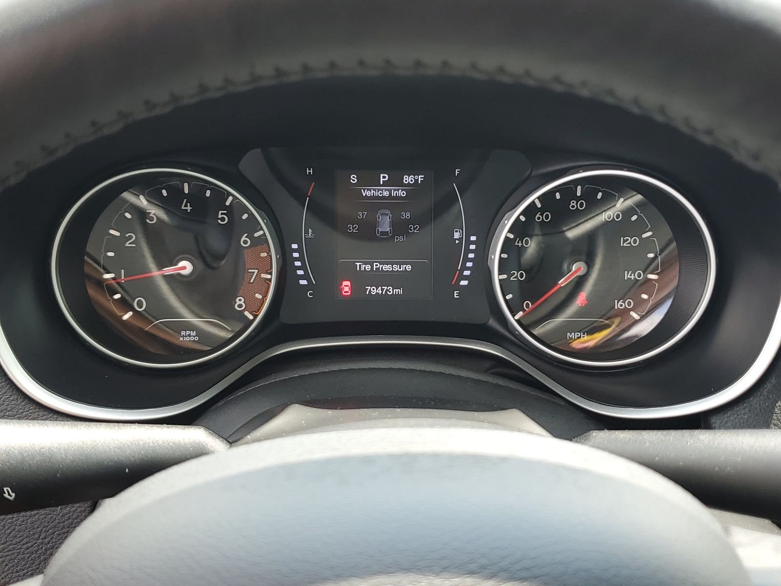 Certified Used 2018 Red Jeep Latitude image 9