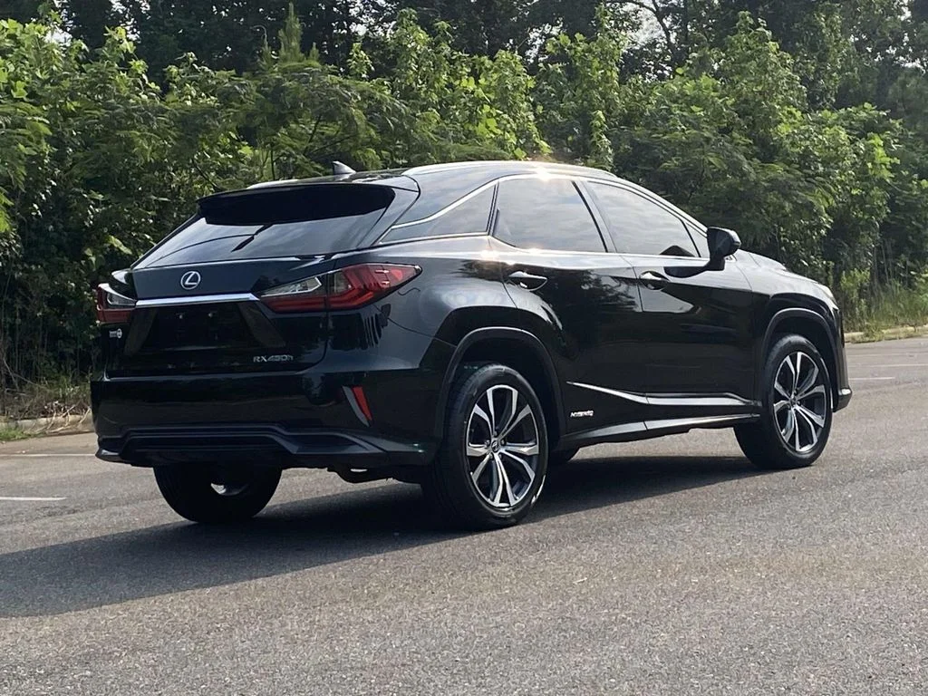 Used 2018 Obsidian Lexus Base image 3