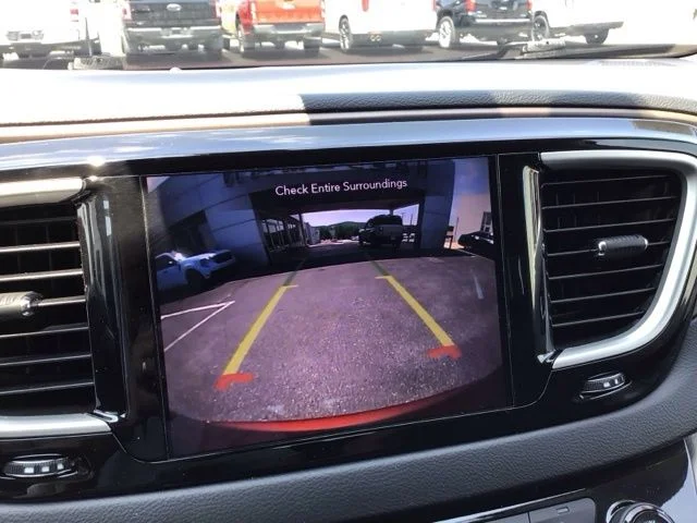 Used 2019 Velvet Red Pearlcoat Chrysler Touring L image 16