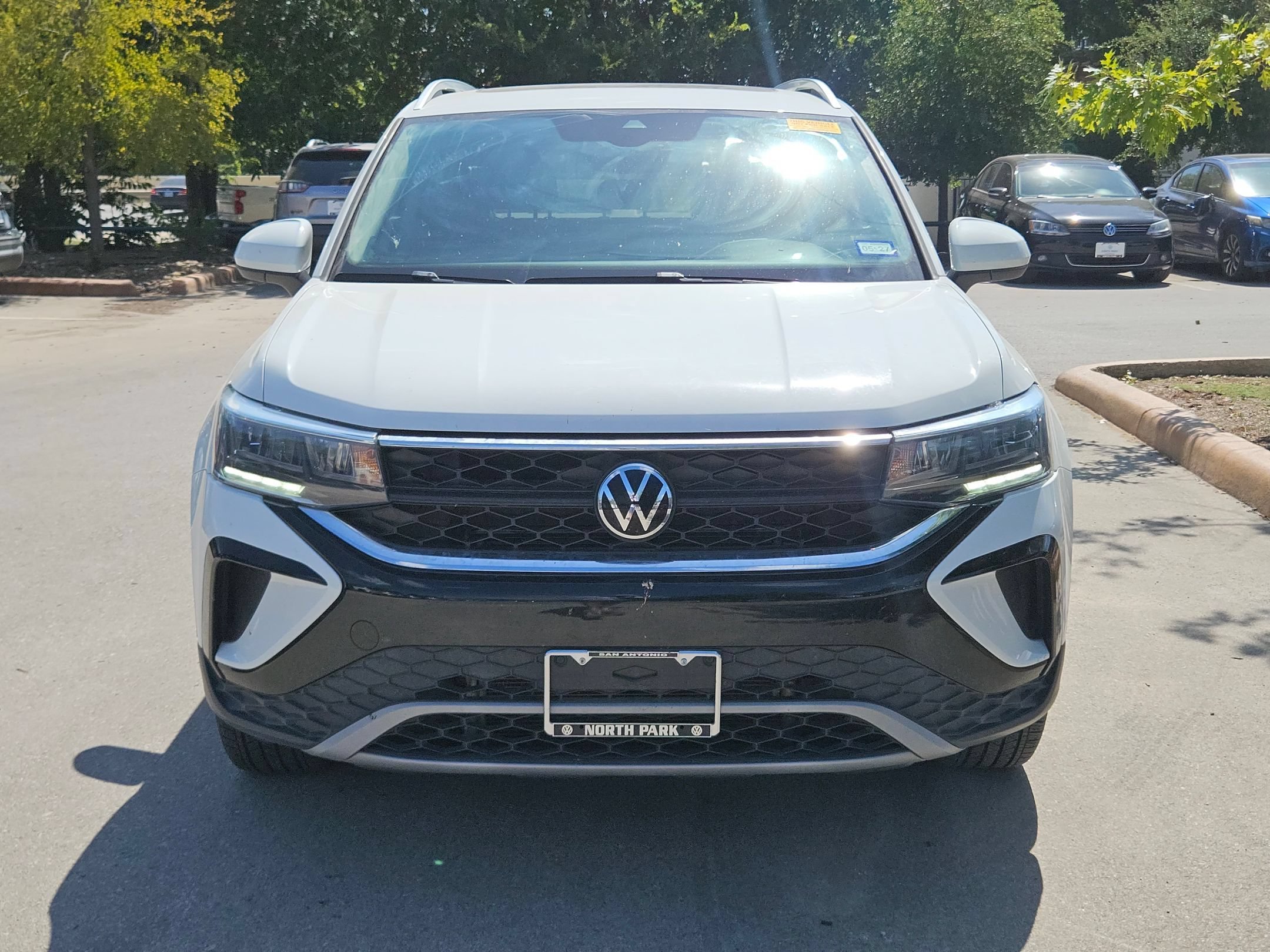 Certified Used 2023 Pure White Volkswagen SE image 9