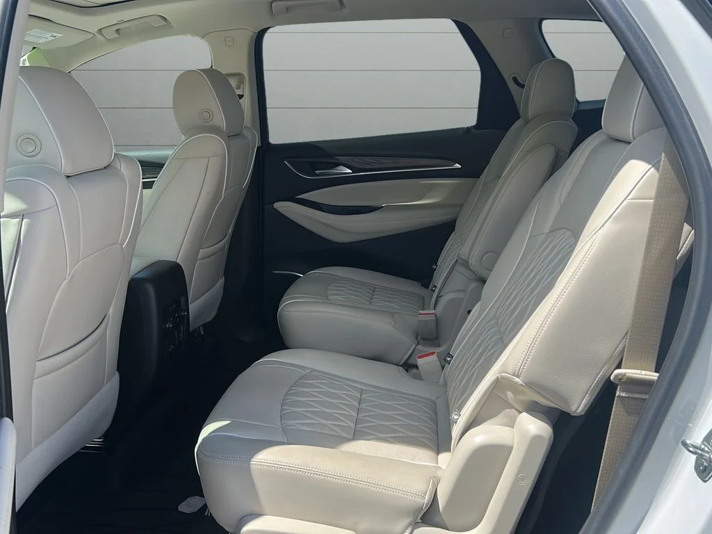Used 2022 White Buick Avenir image 13